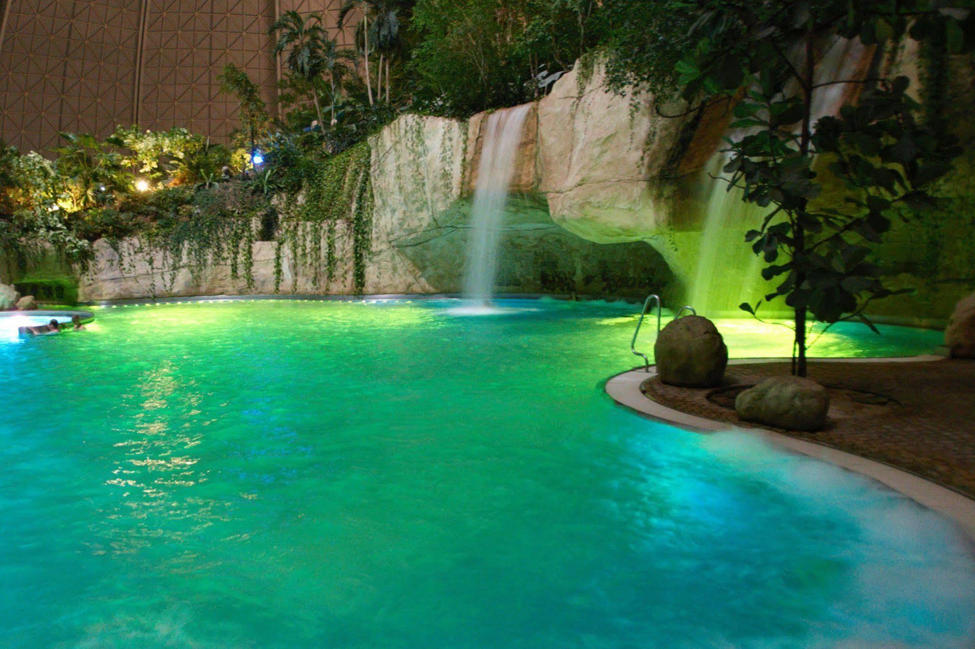 Tropical Islands Campingplatz Краусник Екстериор снимка